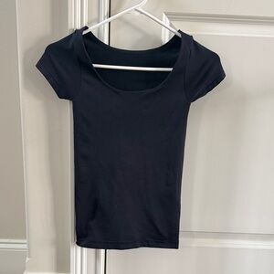 Women’s Aeropostale Black Reversible Short Sleeve Shirt Small